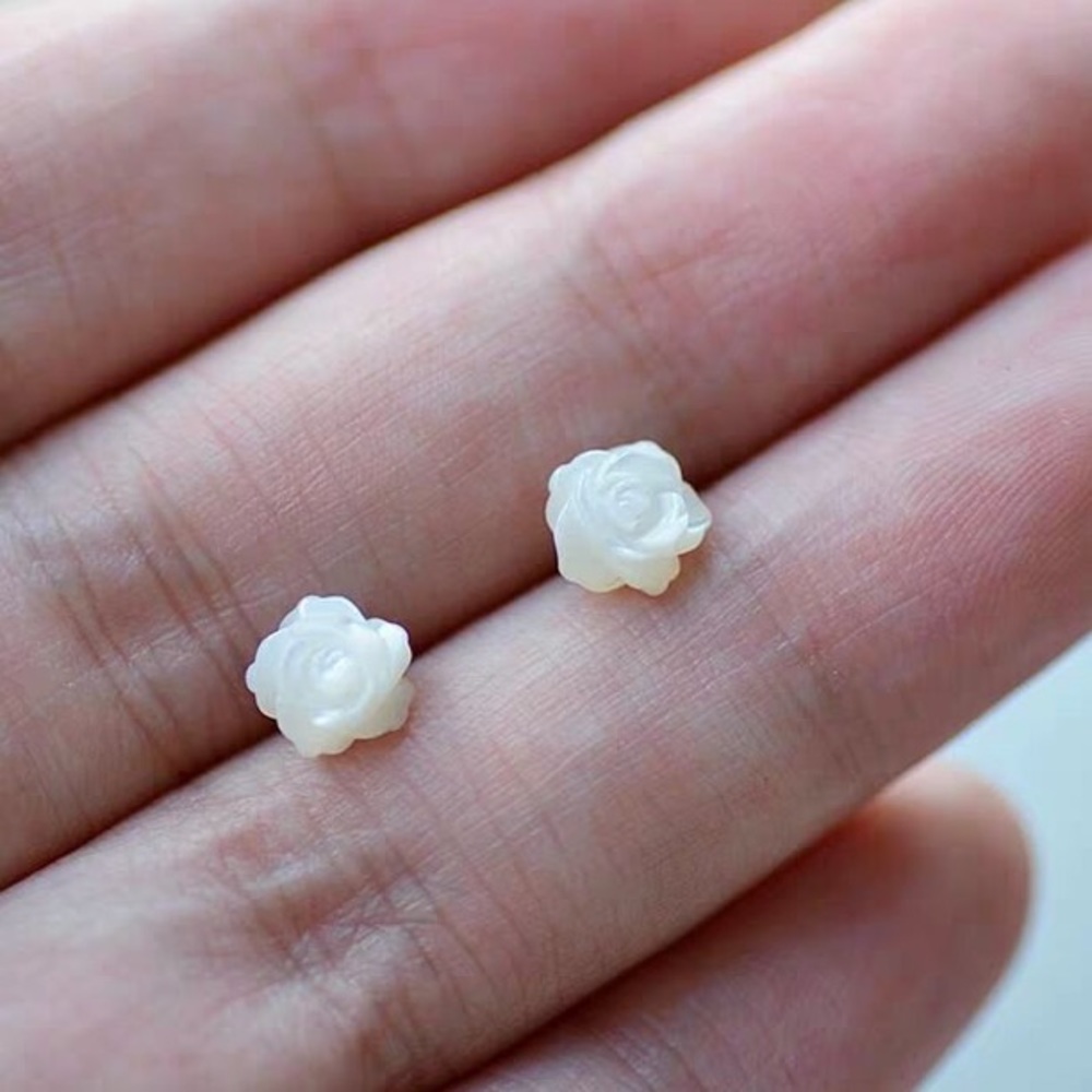 New! White Rose Stud Earrings - Picture 9 of 9